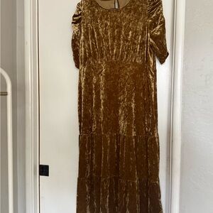 Who What Wear Crushed Velvet Tiered Maxi Dress in Brown Gold